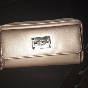 KENNETH COLE REACTION WALLET